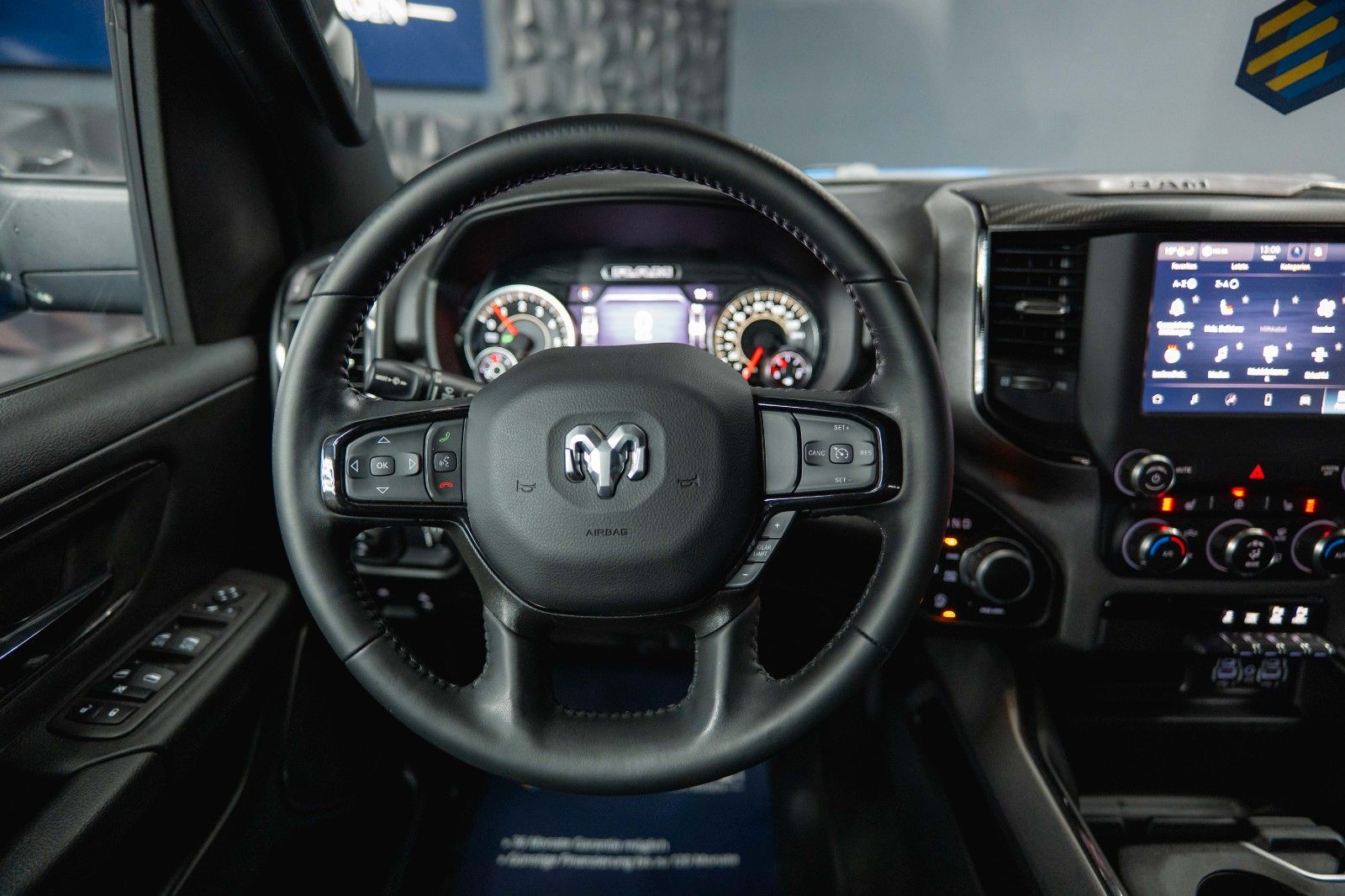 Fahrzeugabbildung Dodge RAM 5.7 V8 HEMI 4x4 Built to Serve AXLE LOCK LED