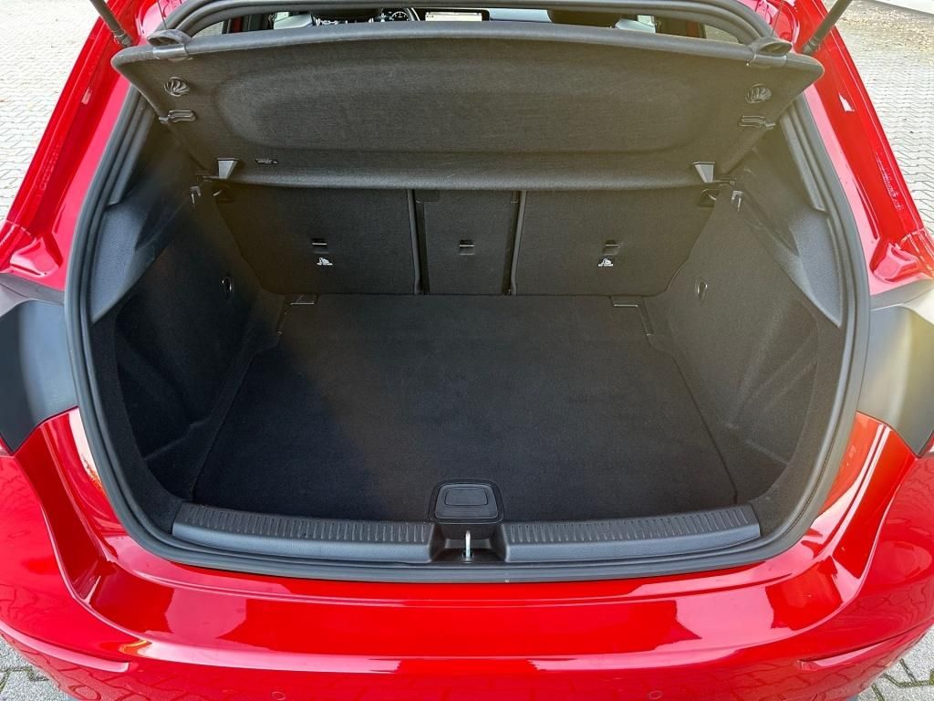 Fahrzeugabbildung Mercedes-Benz A 200 Progressive Night Totwi. Navi LED SHZ KAM