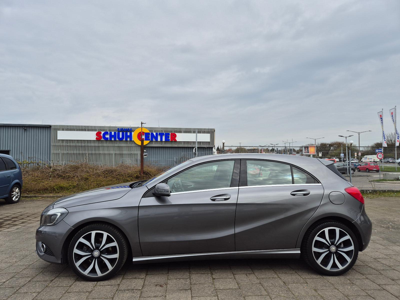 Mercedes-Benz A 180 Urban Xenon R.Kamera, T-Leder, SHZ. 18zoll