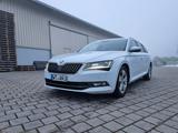 Skoda Superb TDI 2.0 - Skoda Superb aus 2016 mit Diesel-Antrieb: Kombi, 2.0