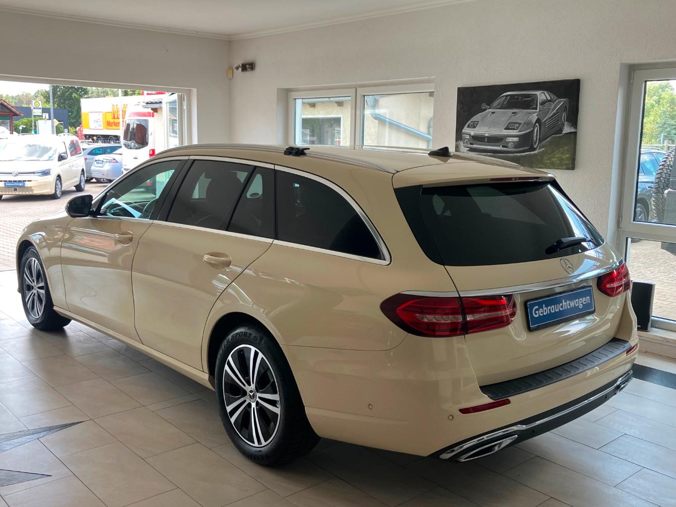 Mercedes-Benz E 220 d T 9G TAXI MBUX Navi Plus Kamera