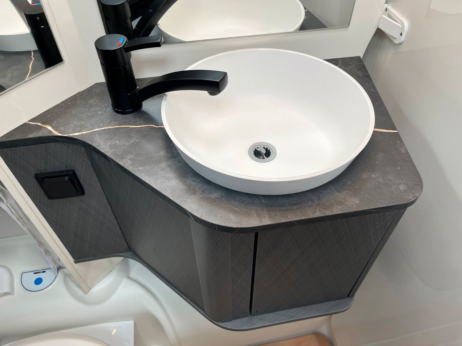 Fahrzeugabbildung Etrusco T 6.9 SBC *Hubbett*iConic*Komfort Plus*