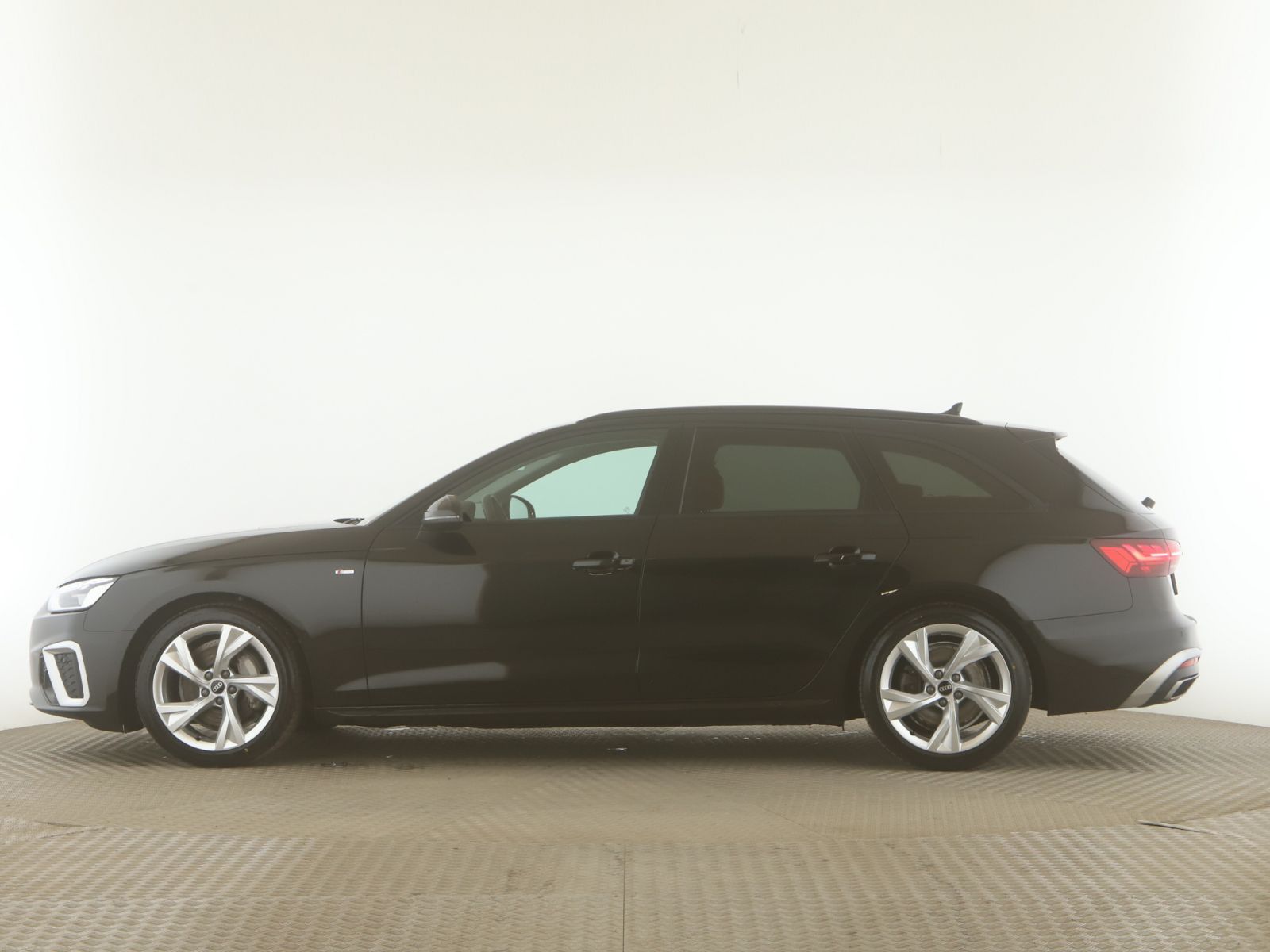 Audi A4 Avant 40 TDI S line Pano+AHK+LED+RFK+MMI-Plus imagem 3