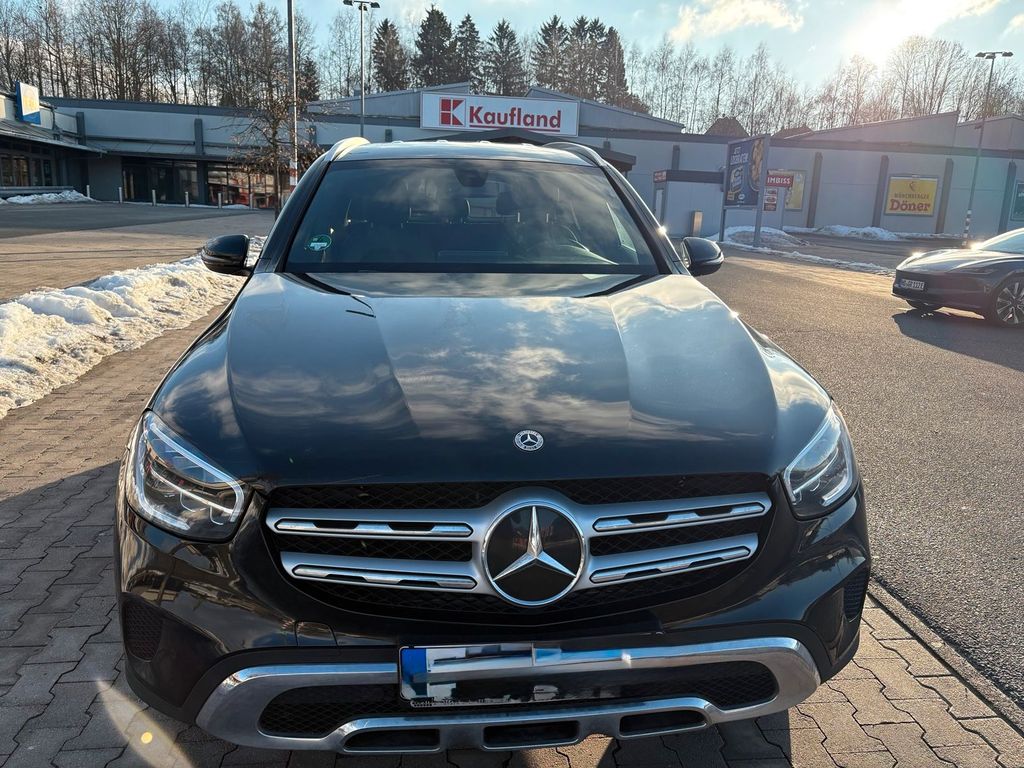 Image of Mercedes-Benz GLC 300