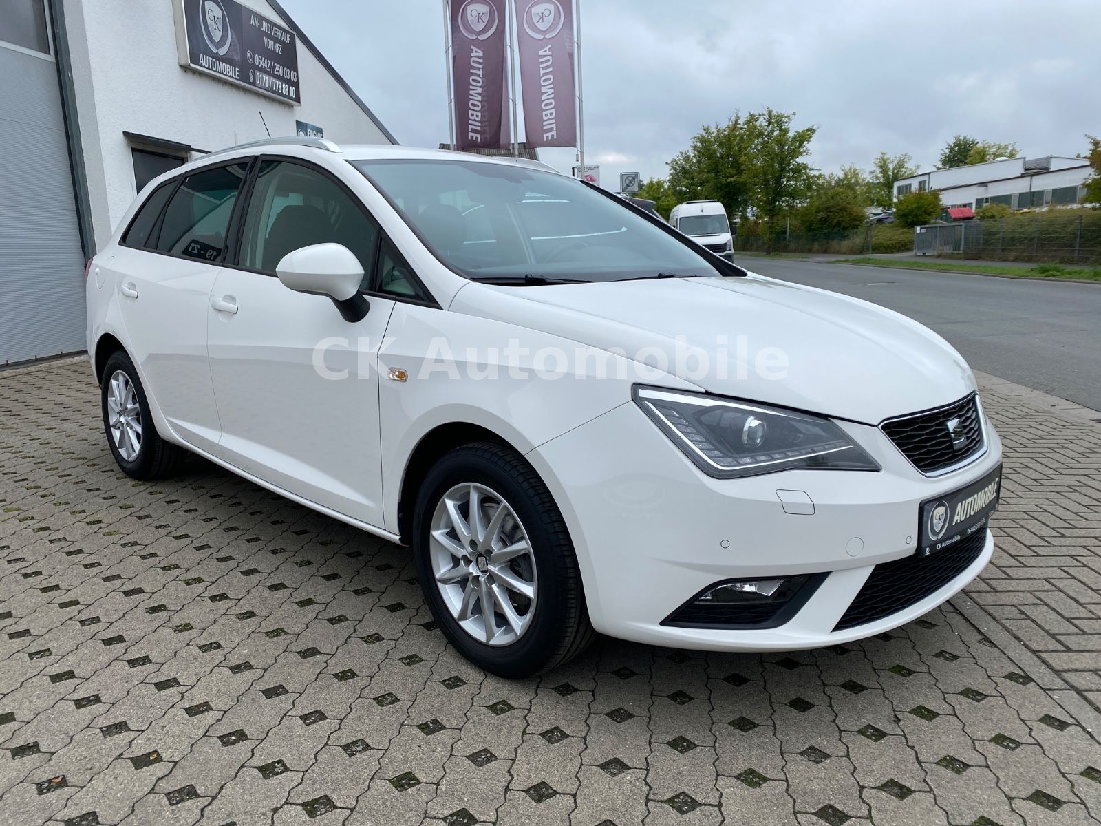 Fahrzeugabbildung SEAT Ibiza ST 1.0 TSI Style DSG/Navi/Bi-Xenon/PDC