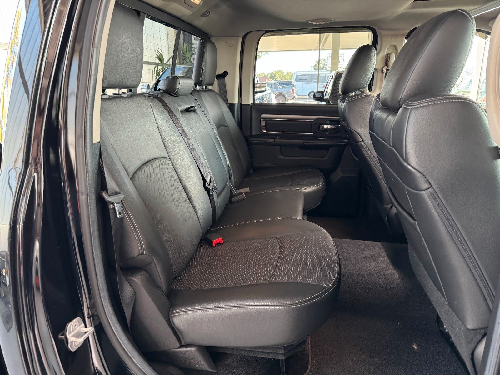 Fahrzeugabbildung Dodge RAM 5,7 Crew Cab Sport LPG 1Hand Deutsche EZ