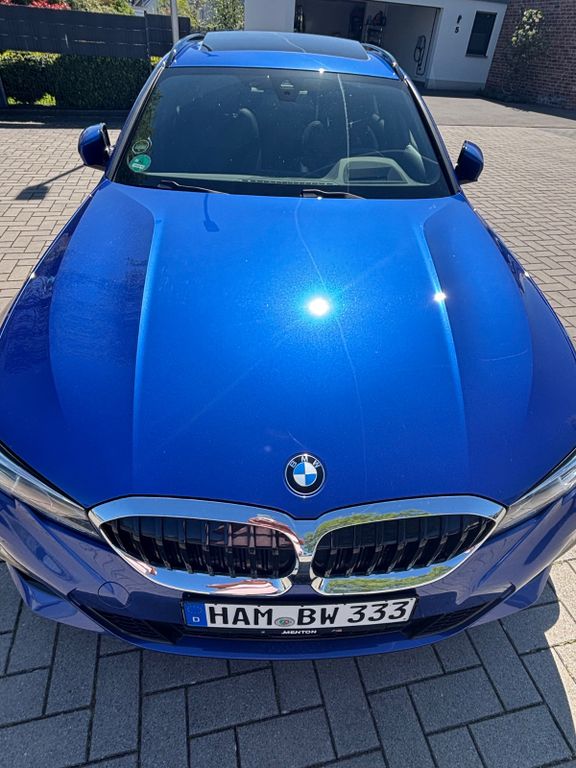 Image of BMW 320