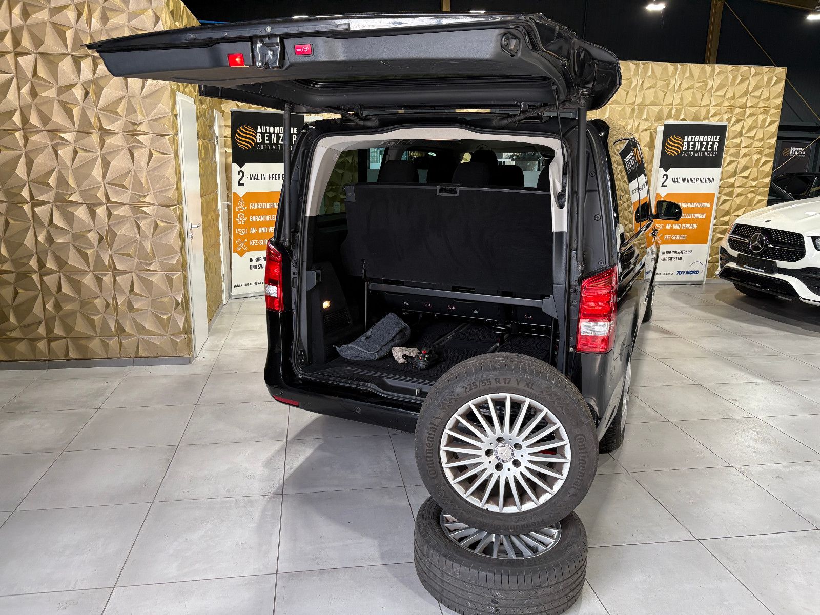 Fahrzeugabbildung Mercedes-Benz V 220d EDITION lang /8-SITZ/BURMESTER/KAMERA/