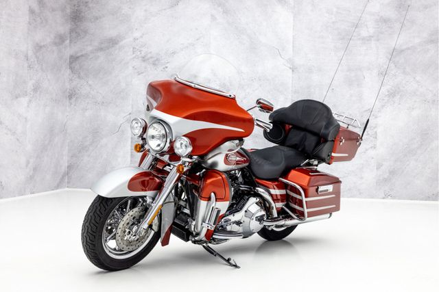 Harley-Davidson 88 FLHXi Street Glide | 1690 CC | Rinehart uitla