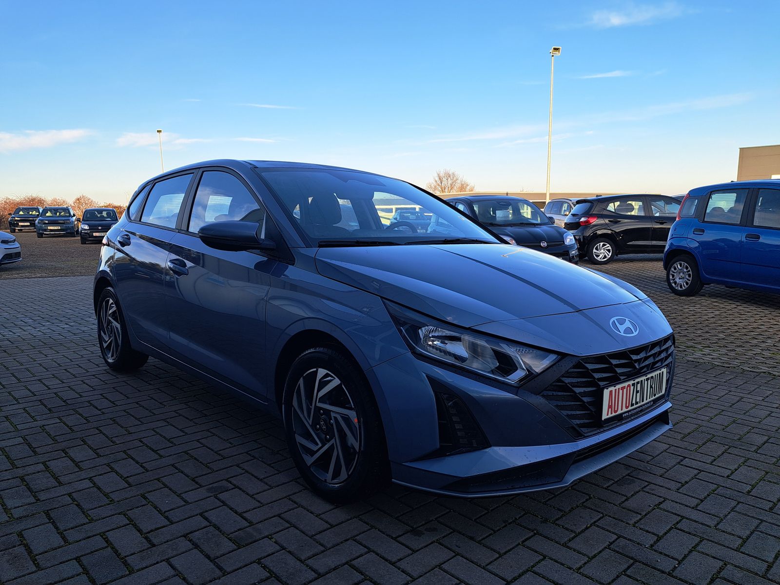 Fahrzeugabbildung Hyundai i20 1.2 NAVI ALU WINTERPAKET KAMERA KLIMA