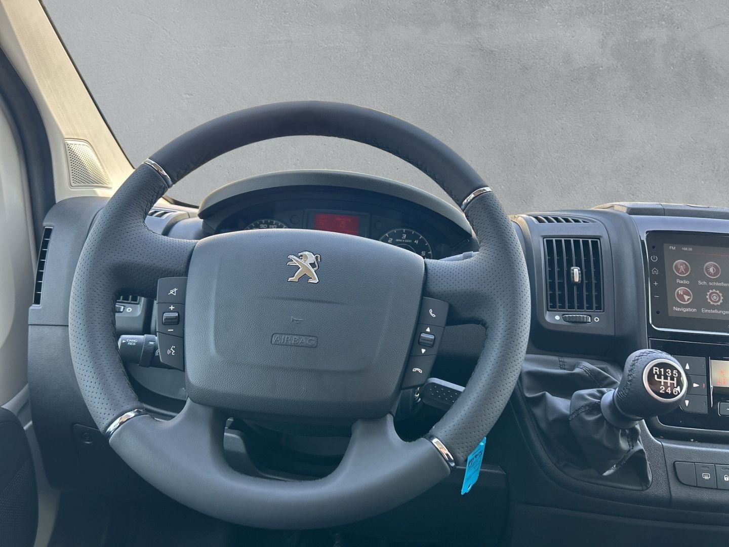 Fahrzeugabbildung Peugeot Boxer Kasten Hochraum 435 TwinCab L4H2 BlueHDi 1