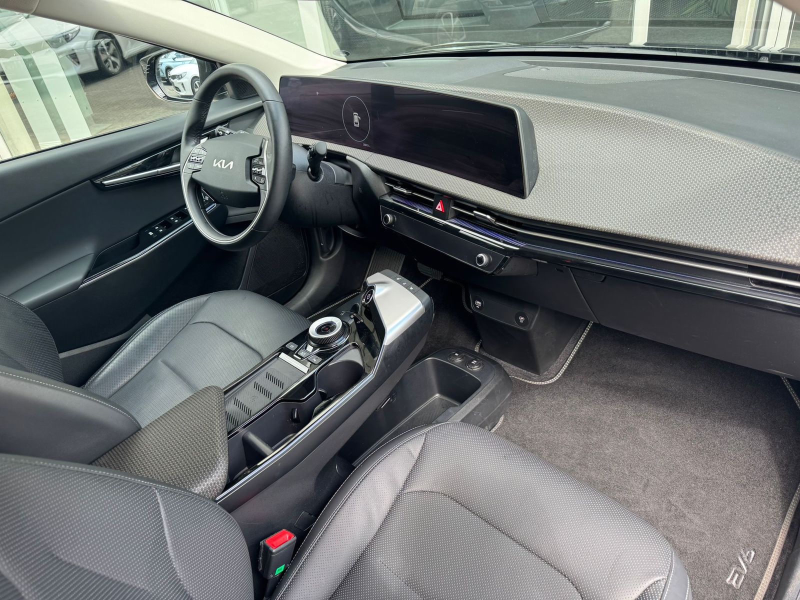 Fahrzeugabbildung Kia EV6 2WD NAVI+LED+SHZ+HEAD+KAMERA+DAB+ACC+19"+