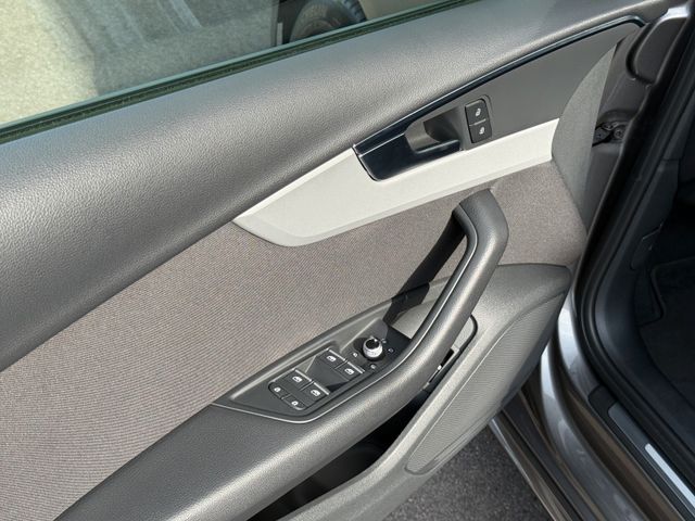 Audi A4 Lim. 30 TDI S tronic advanced|Schiebedach|DAB