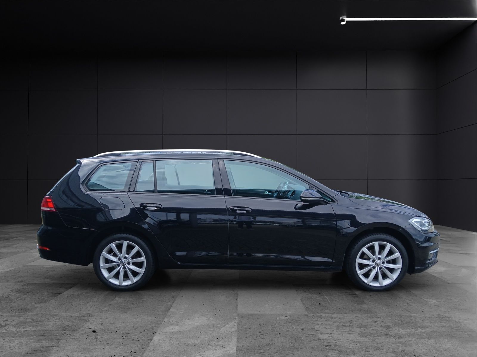 Fahrzeugabbildung Volkswagen Golf VII Variant TSI Comfortline LED Navi GRA PD