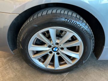 MYAUTOCENTER – Gebraucht- und Jahreswagen mit Werkstattservice in Pfaffenhofen BMW 520 d *BiXenon*Leder Dakota*Navi*PDC