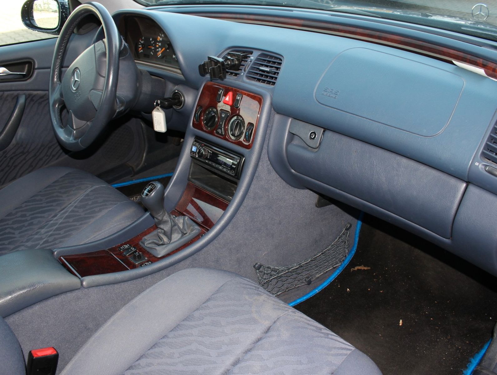 Fahrzeugabbildung Mercedes-Benz CLK 200 Elegance 3.Hand+8-Fach+Klima