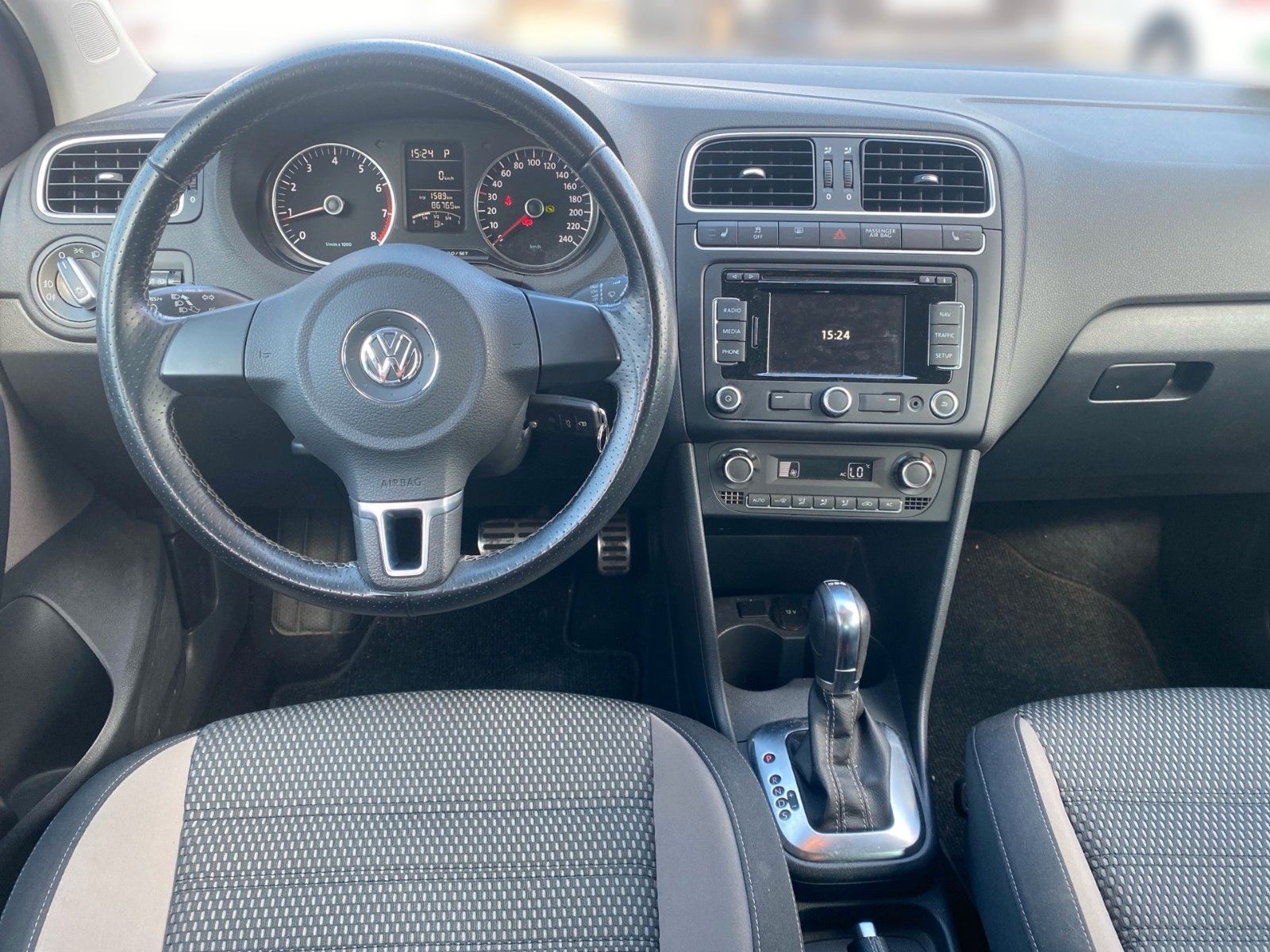 Volkswagen Polo V CrossPolo Autom Navi Klimaaut – Bild 11