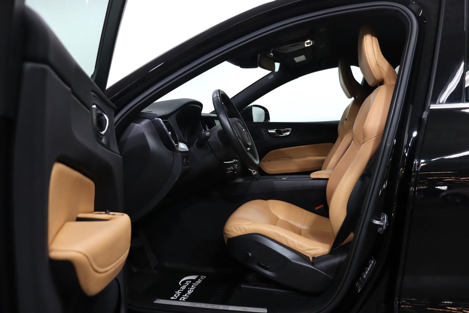 Volvo XC60 Momentum AWD*360°KAMERA*LEDER*NAVI*LED