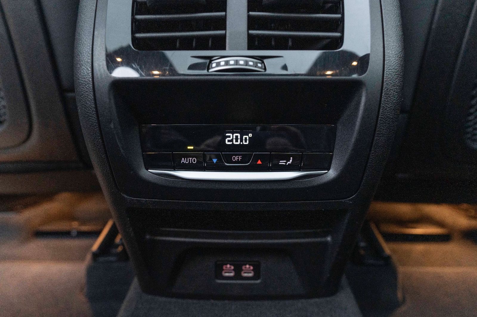 Fahrzeugabbildung BMW X3 xDrive30i HUD LED HIFI KAM NAV PANO SITZH