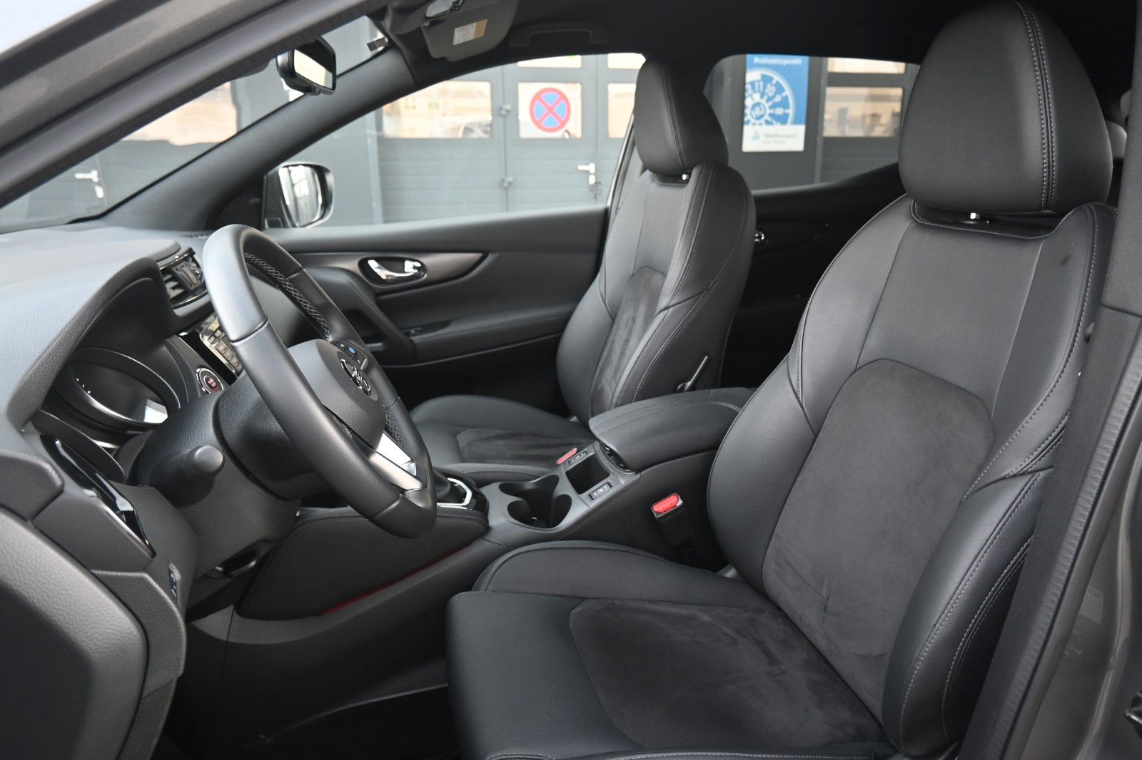 Fahrzeugabbildung Nissan Qashqai 1.3 DIG-T N-Tec*LED*DAB*360