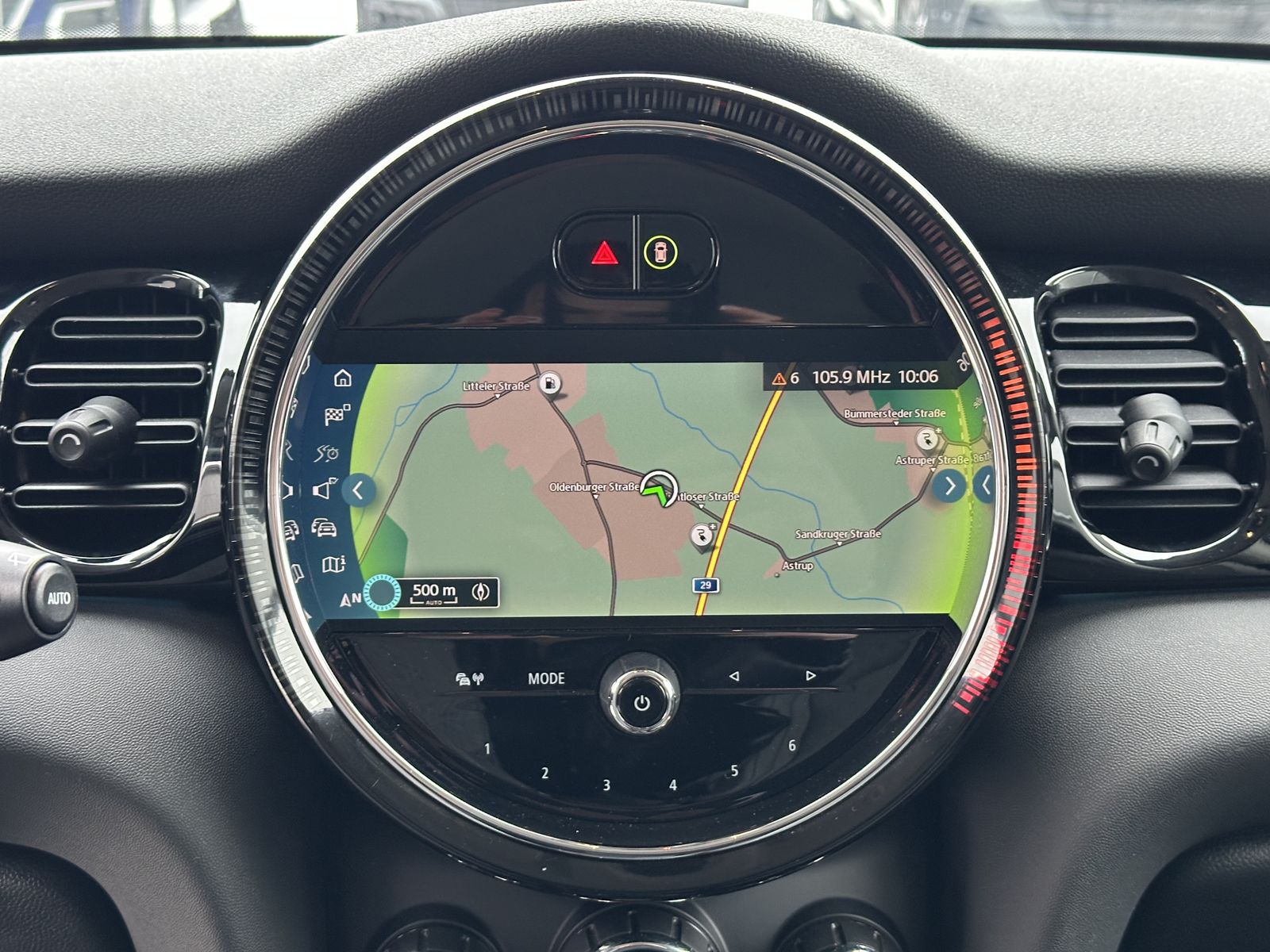 Fahrzeugabbildung MINI Cooper SE Classic Trim NAV+LED+SHZ+DRASSISTANT