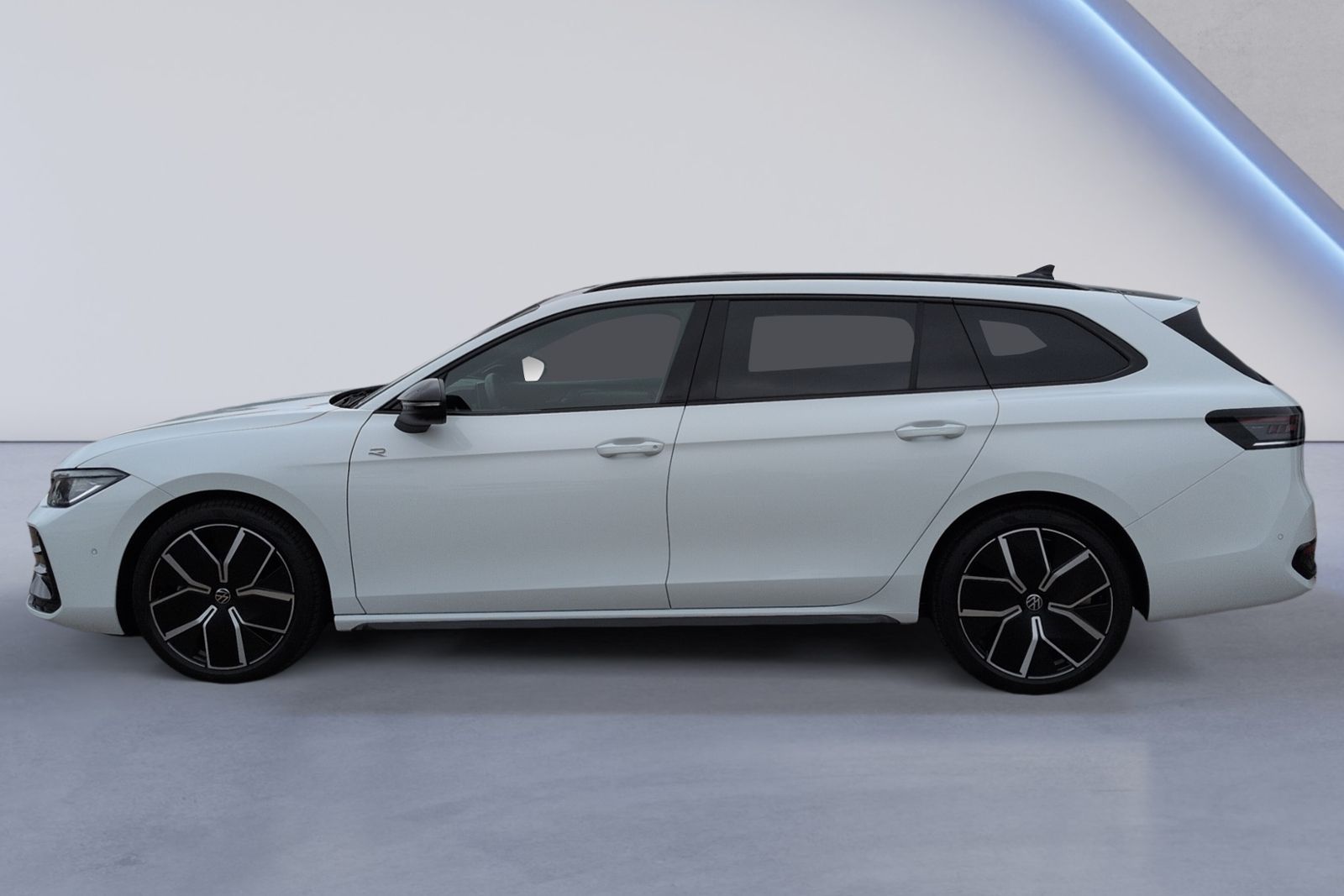 Passat R-Line 2.0 TDI 4MO DSG STHZ+PANO+AHK+