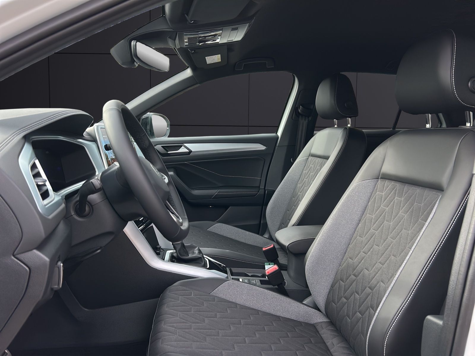 Fahrzeugabbildung Volkswagen T-Roc Goal TSI DSG LED+ ACC SH RearView Ambiente