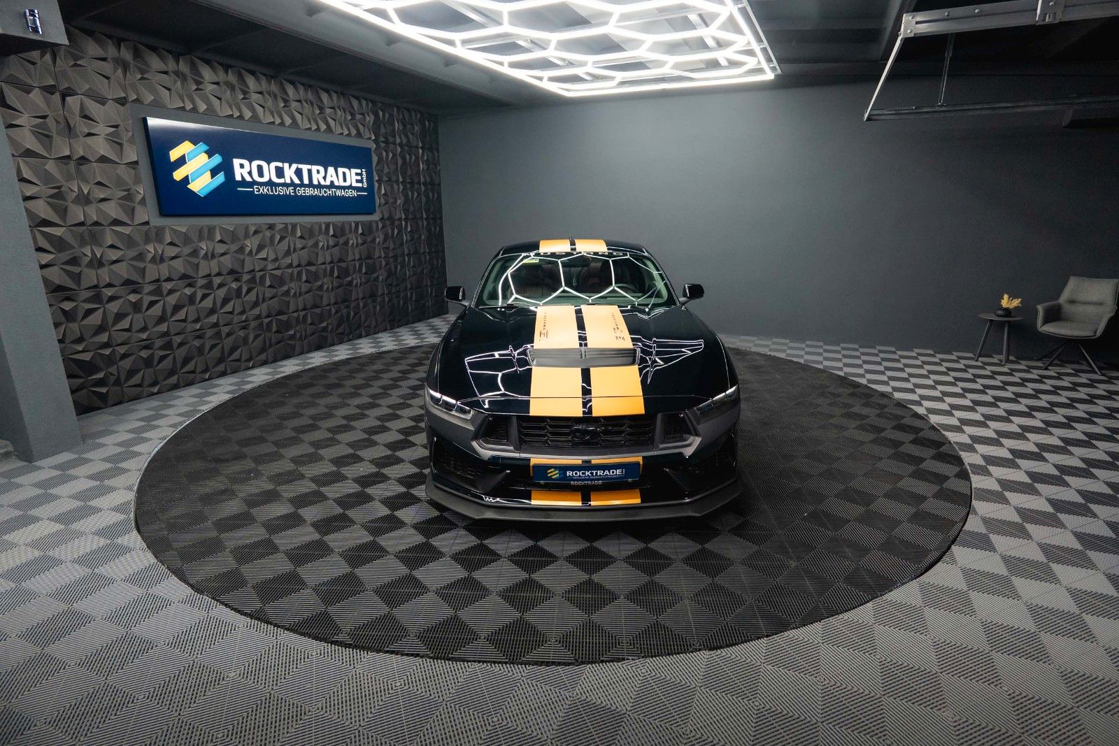 Fahrzeugabbildung Ford Mustang Fastback 5.0 Ti-VCT V8 Dark Horse 6-Gang