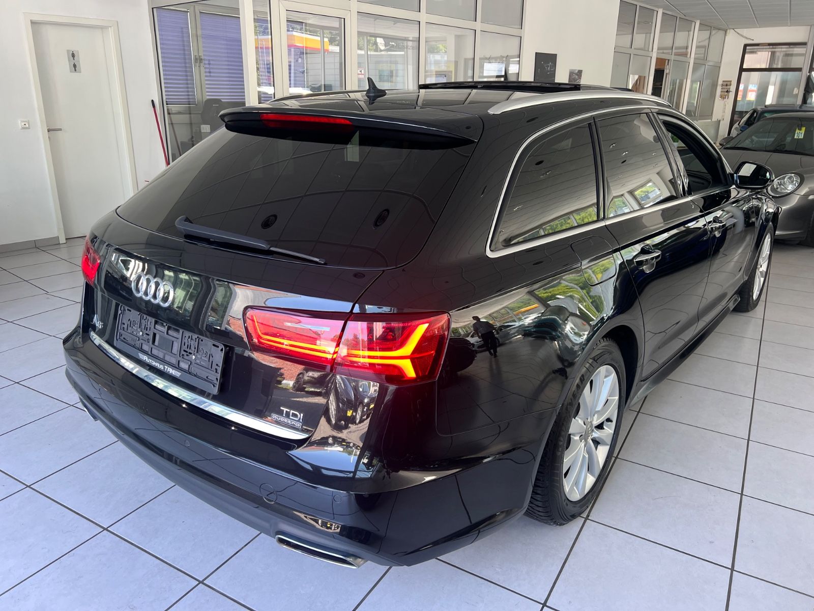 Fahrzeugabbildung Audi A6 Avant 3.0 TDI clean diesel quattro *PANO*HEAD