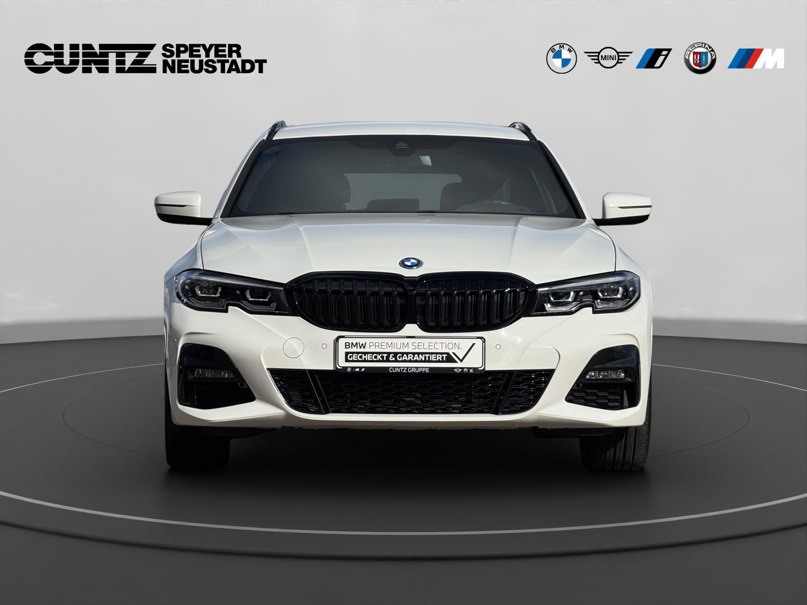 BMW 330e Touring M Sport ParkingAssist HiFi Head-Up