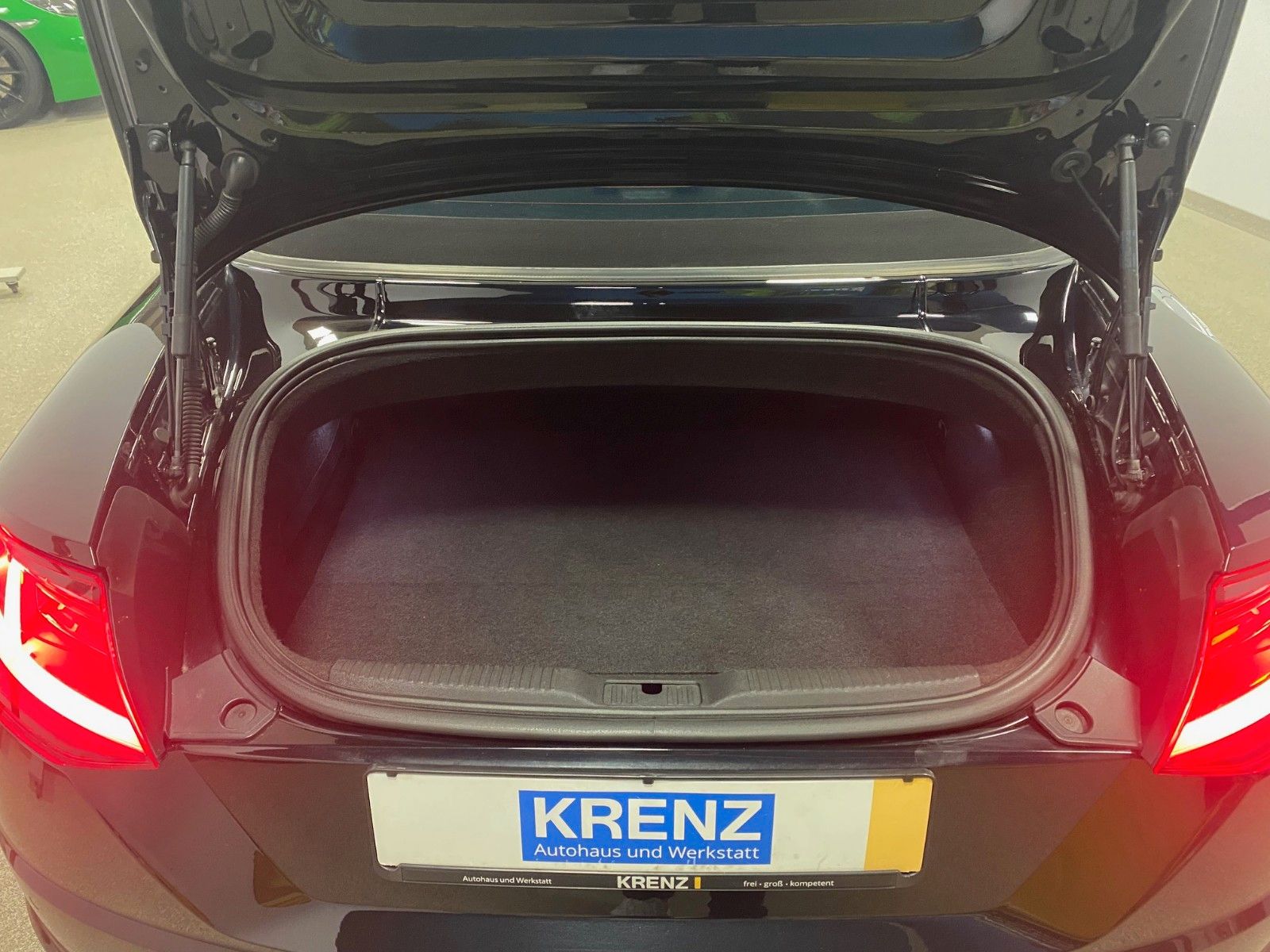 Fahrzeugabbildung Audi TT S-Line Roadster 2.0 TFSI S tronic quattro+19"