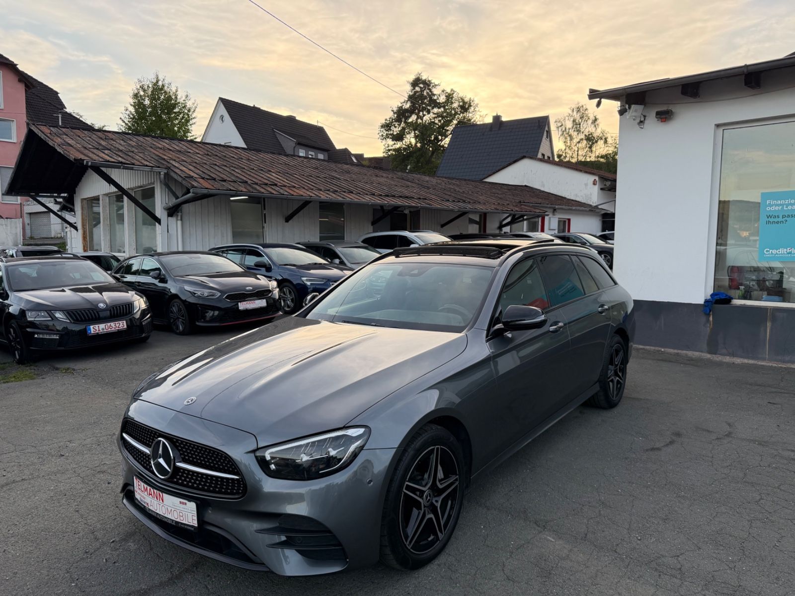 Mercedes-Benz E 300 E T-Modell E 300 de 4Matic/PANO/AHK/LED/
