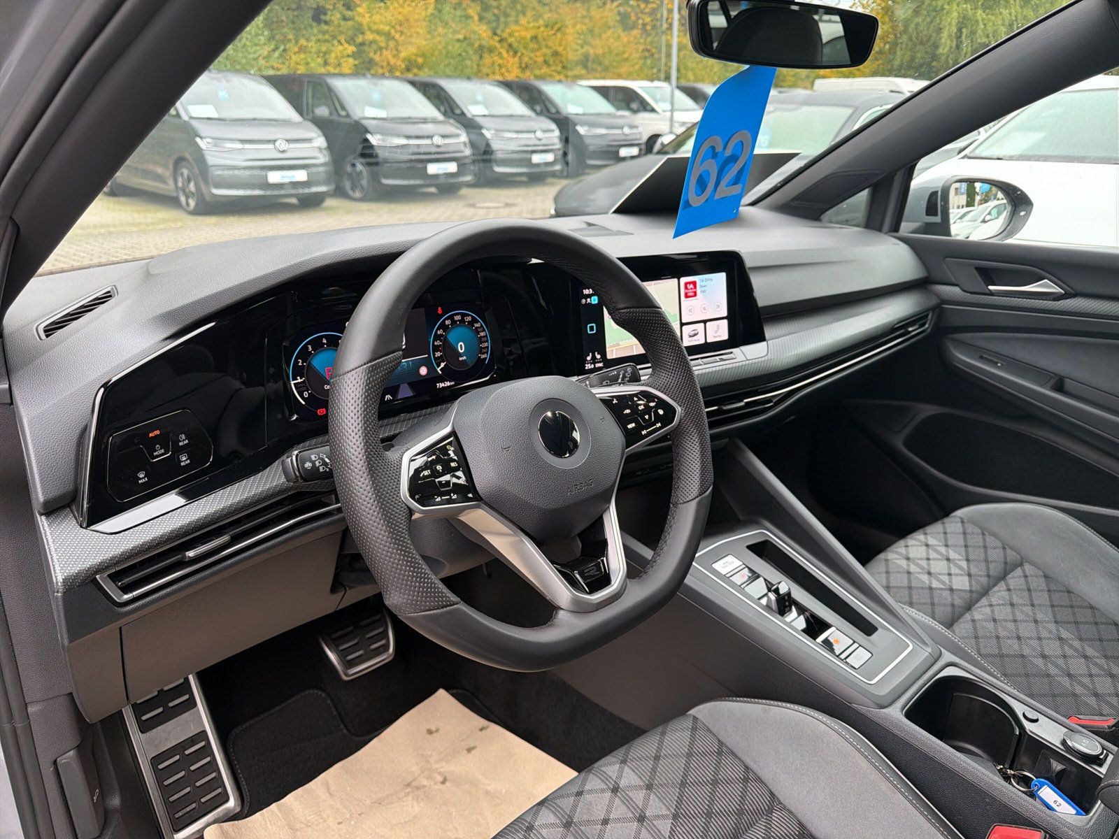 Golf Variant R-Line eTSI DSG Navi AZV Kamera
