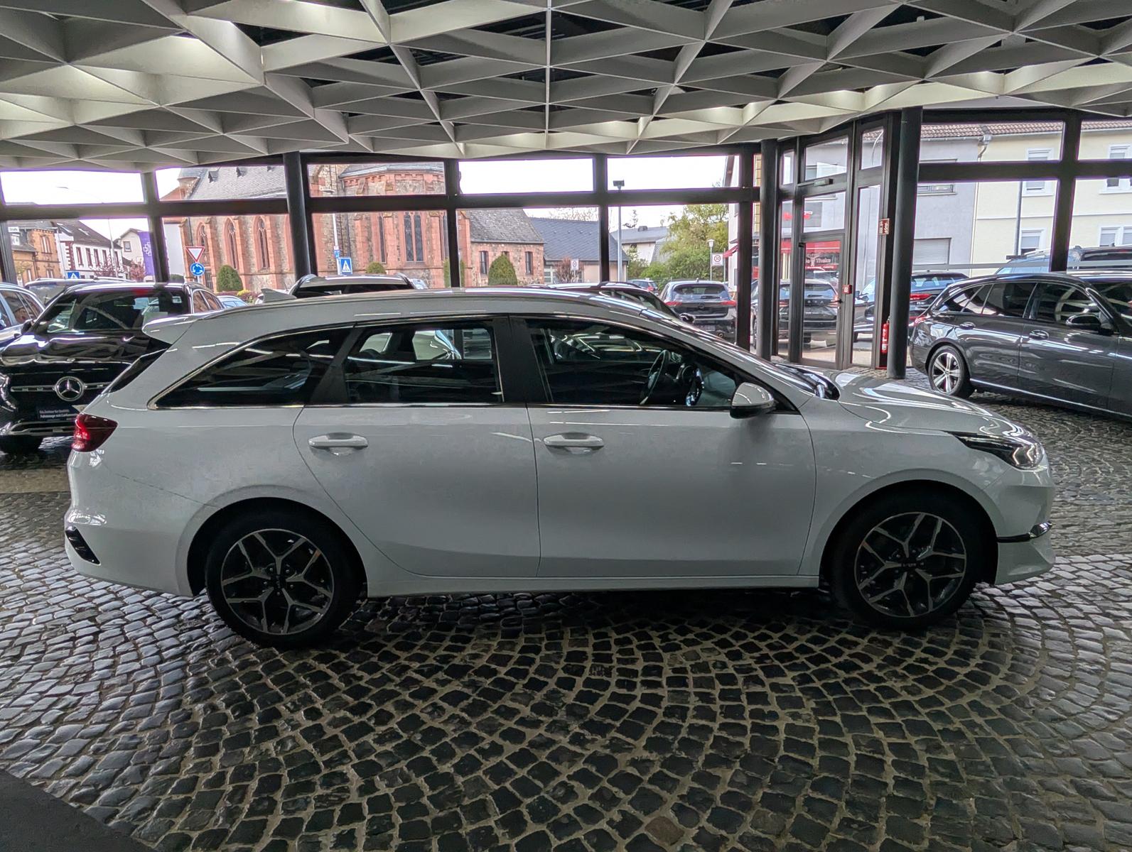 Kia cee'd Sportswagon 1.5 Spirit ACC JBL KAM 7J Gar.