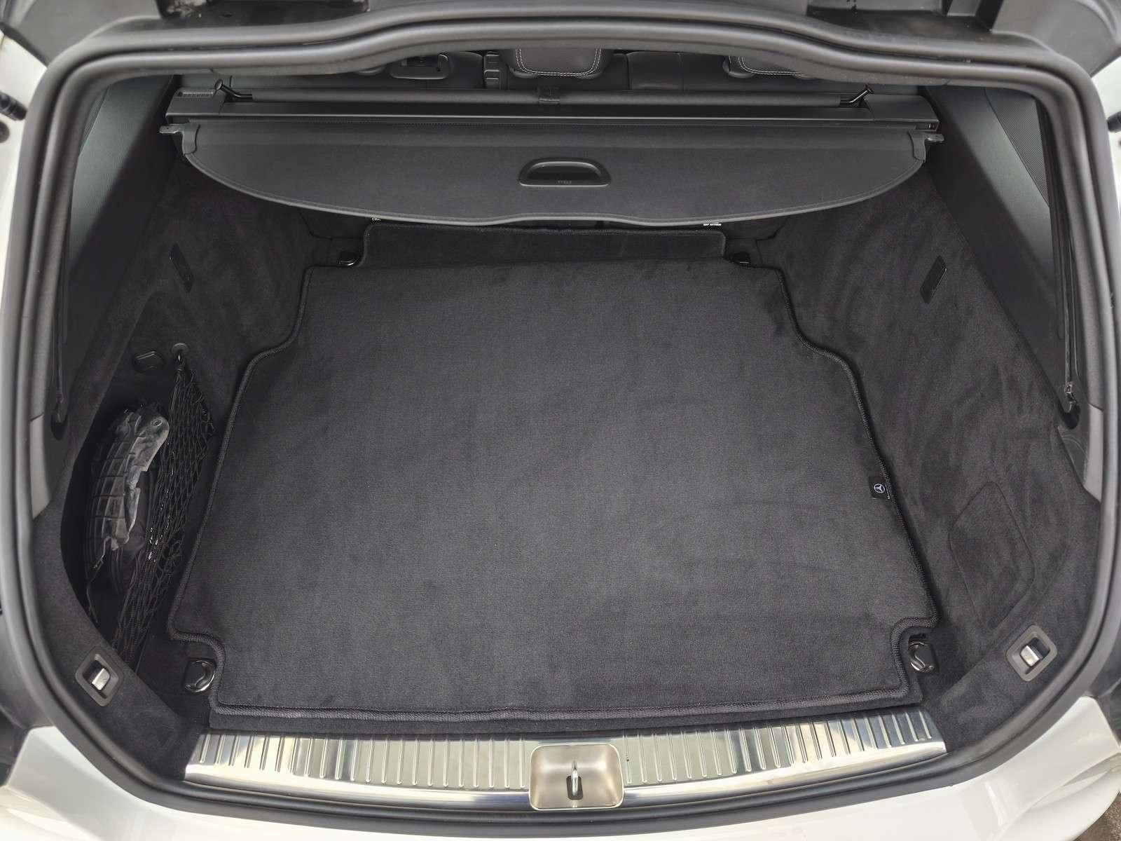 Fahrzeugabbildung Mercedes-Benz C300d T 4Matic Multibeam/Sound/Memory/StandHz