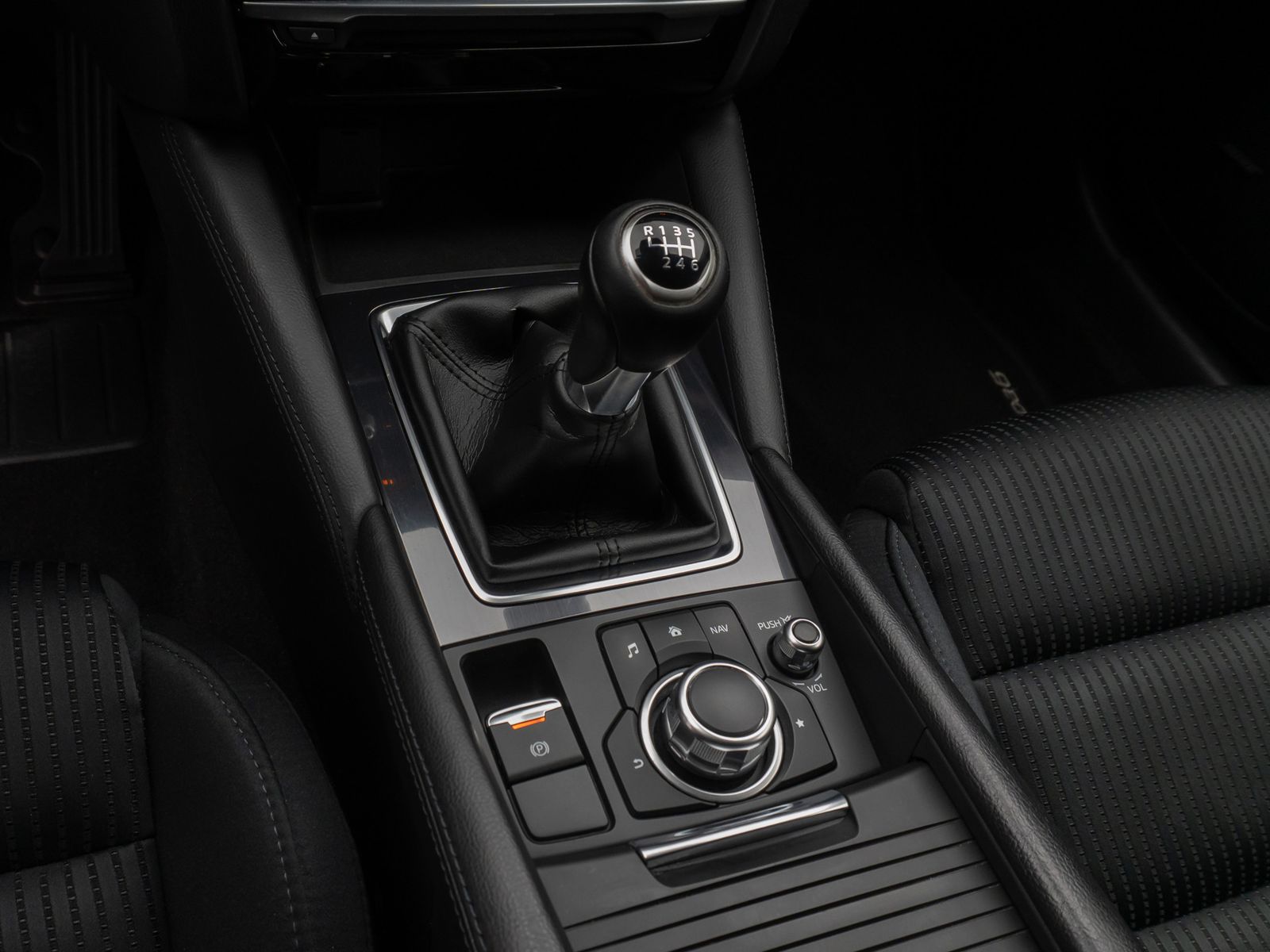Fahrzeugabbildung Mazda 6 Kombi Sports-Line HUD BOSE Kamera AHK 8fach