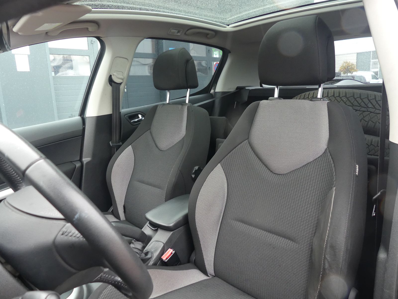 Fahrzeugabbildung Peugeot 308 Sport Plus 150 THP *PDC*SITZHZG*PANO*LM*GRA*