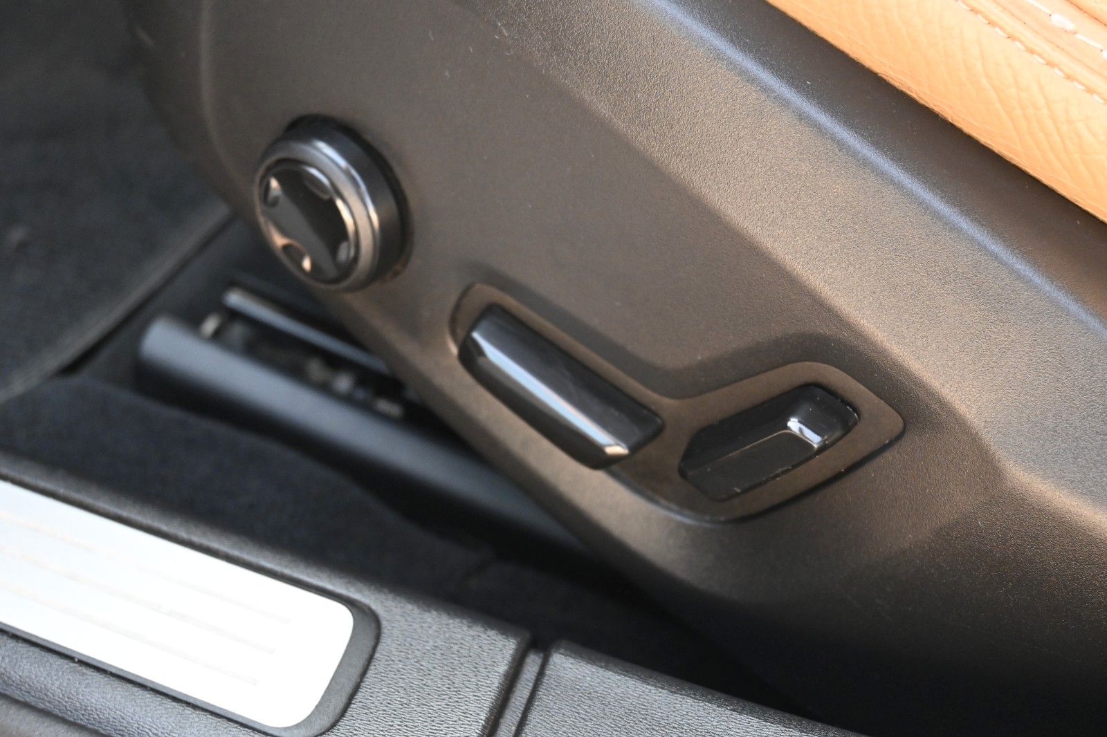 Fahrzeugabbildung Volvo V90 CC D4 AWD*STHZ*MIetkauf möglich