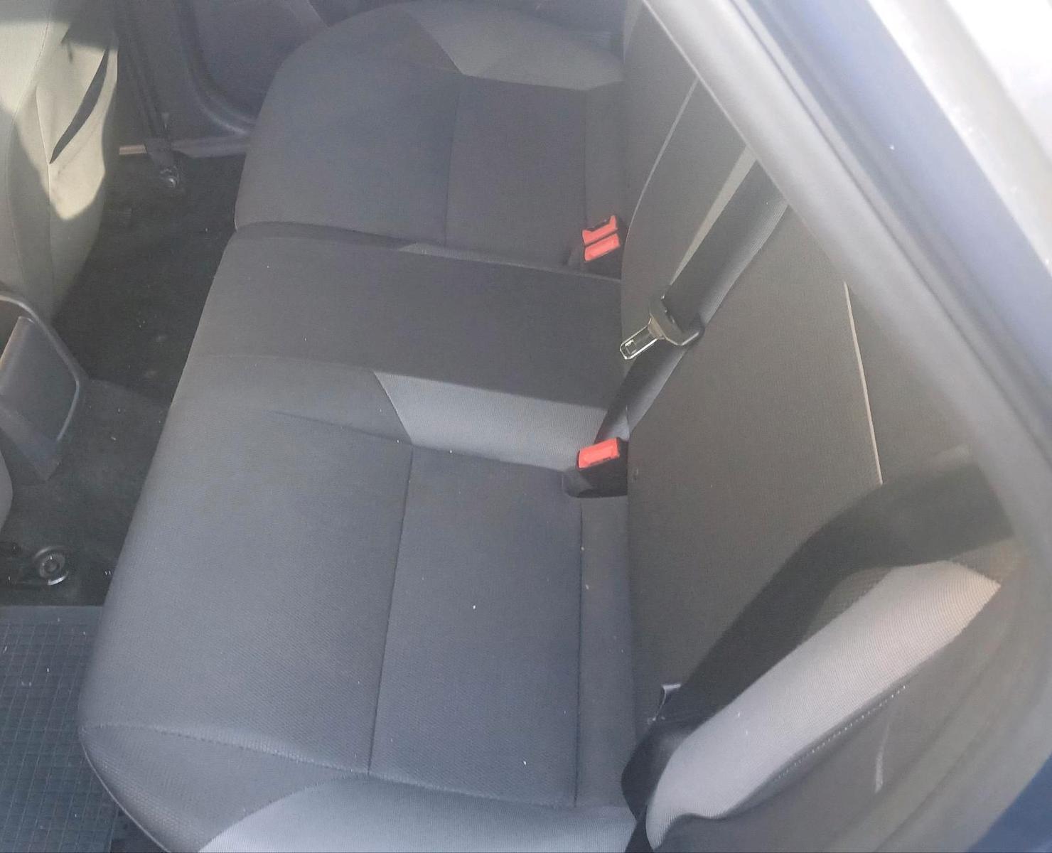 Ford Focus 2011 — photo 7