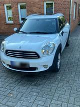 MINI Mini Cooper Countryman 8 fach bereift aux ... - MINI Cooper Countryman mit Diesel-Antrieb: Automatik