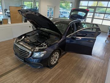 Mercedes E 200 - 2