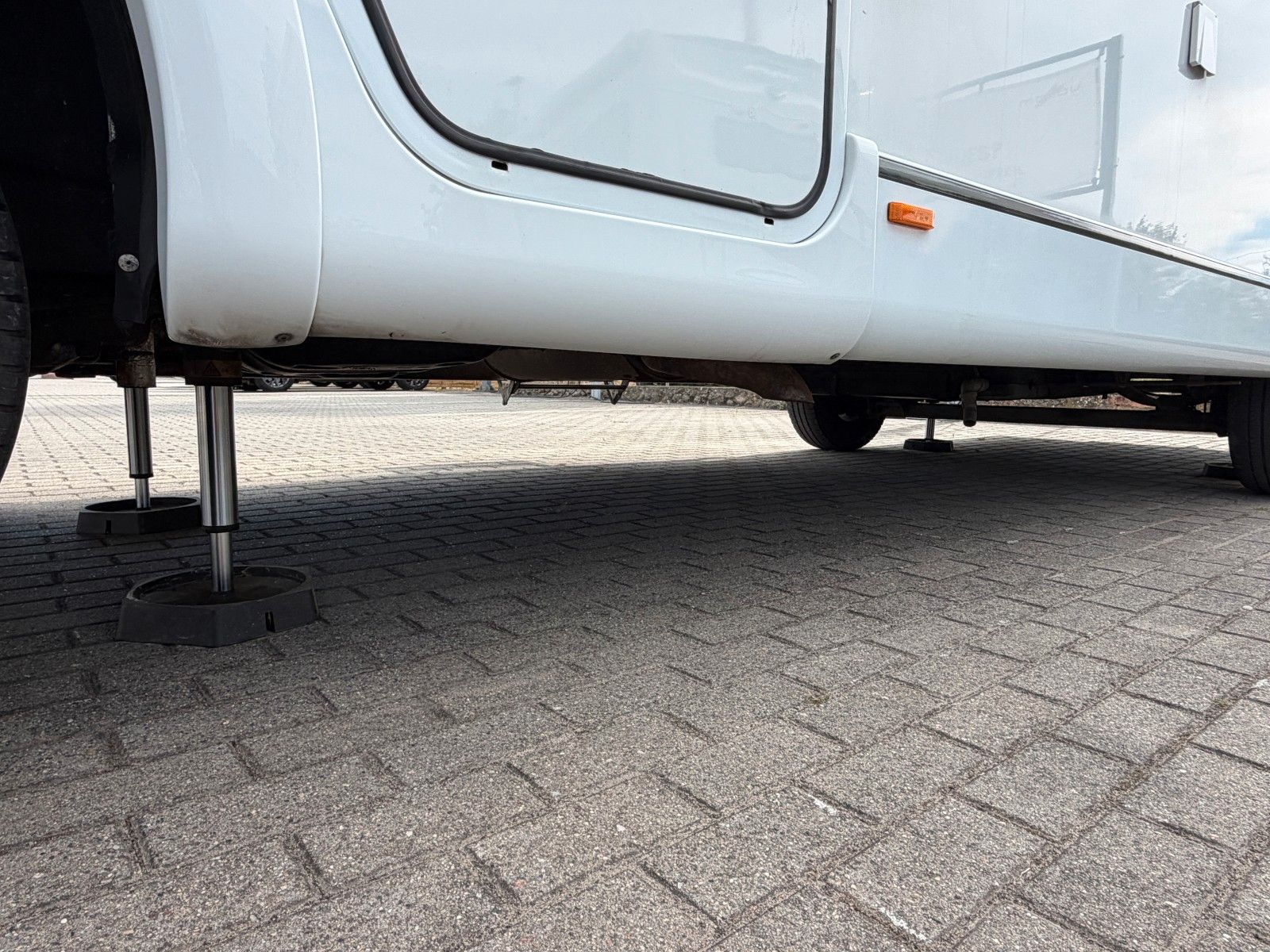 Fahrzeugabbildung Dethleffs I 7051 EB