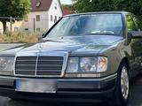 Mercedes-Benz Mercedes W124 E230 an - Mercedes-Benz E 230: W124