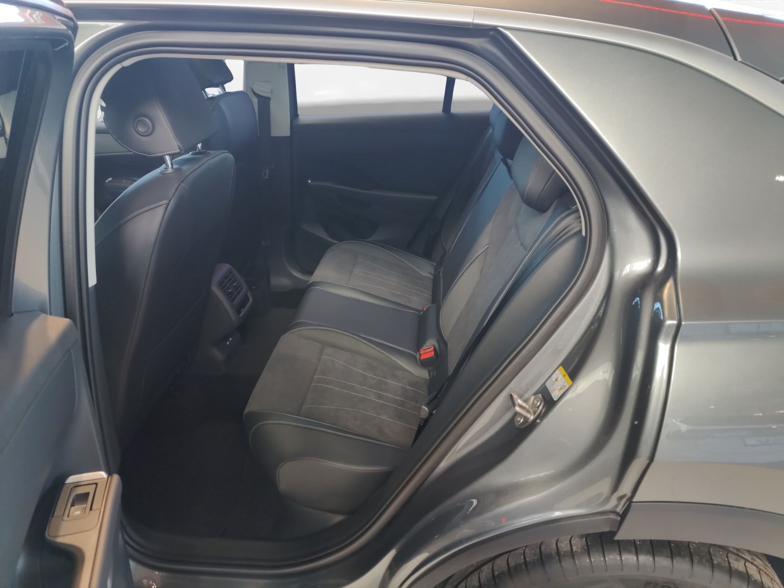 Volkswagen T-Roc - Bild 4