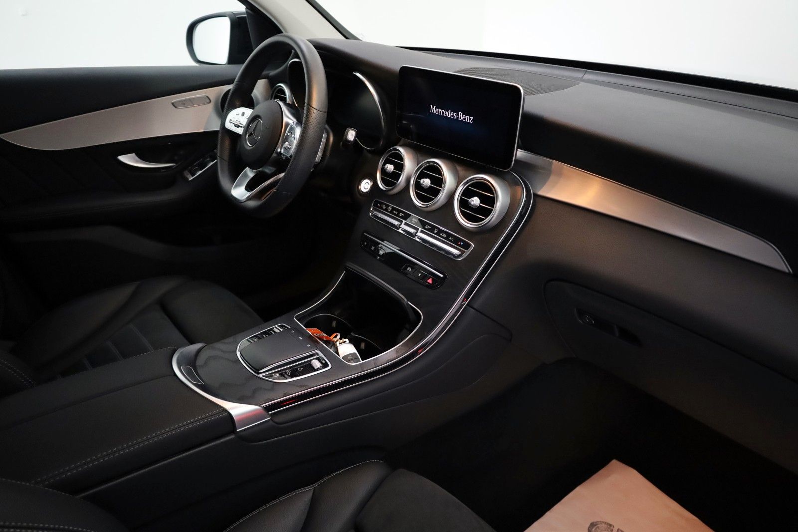 Fahrzeugabbildung Mercedes-Benz GLC 300de 4Matic AMG line,Navi,LED,360°Kamera,SH