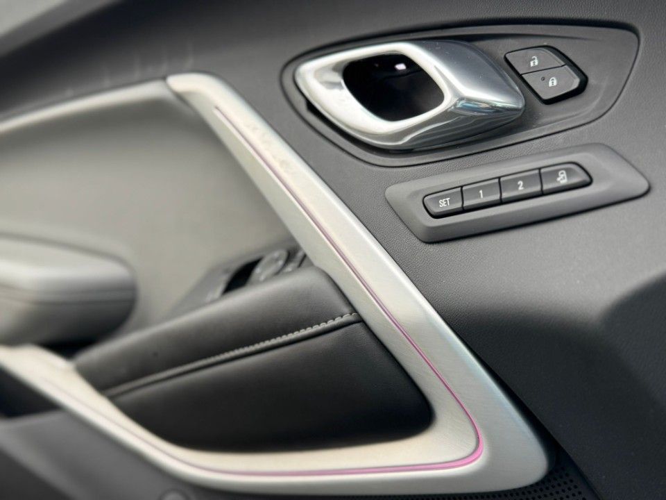 Fahrzeugabbildung Chevrolet Camaro 2SS V8 Leder Schiebed. Grail Schmidt Alu