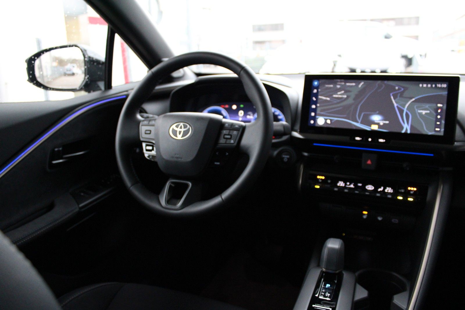 Fahrzeugabbildung Toyota C-HR 2.0 Hybrid Lounge, PANO,ALCANTARA