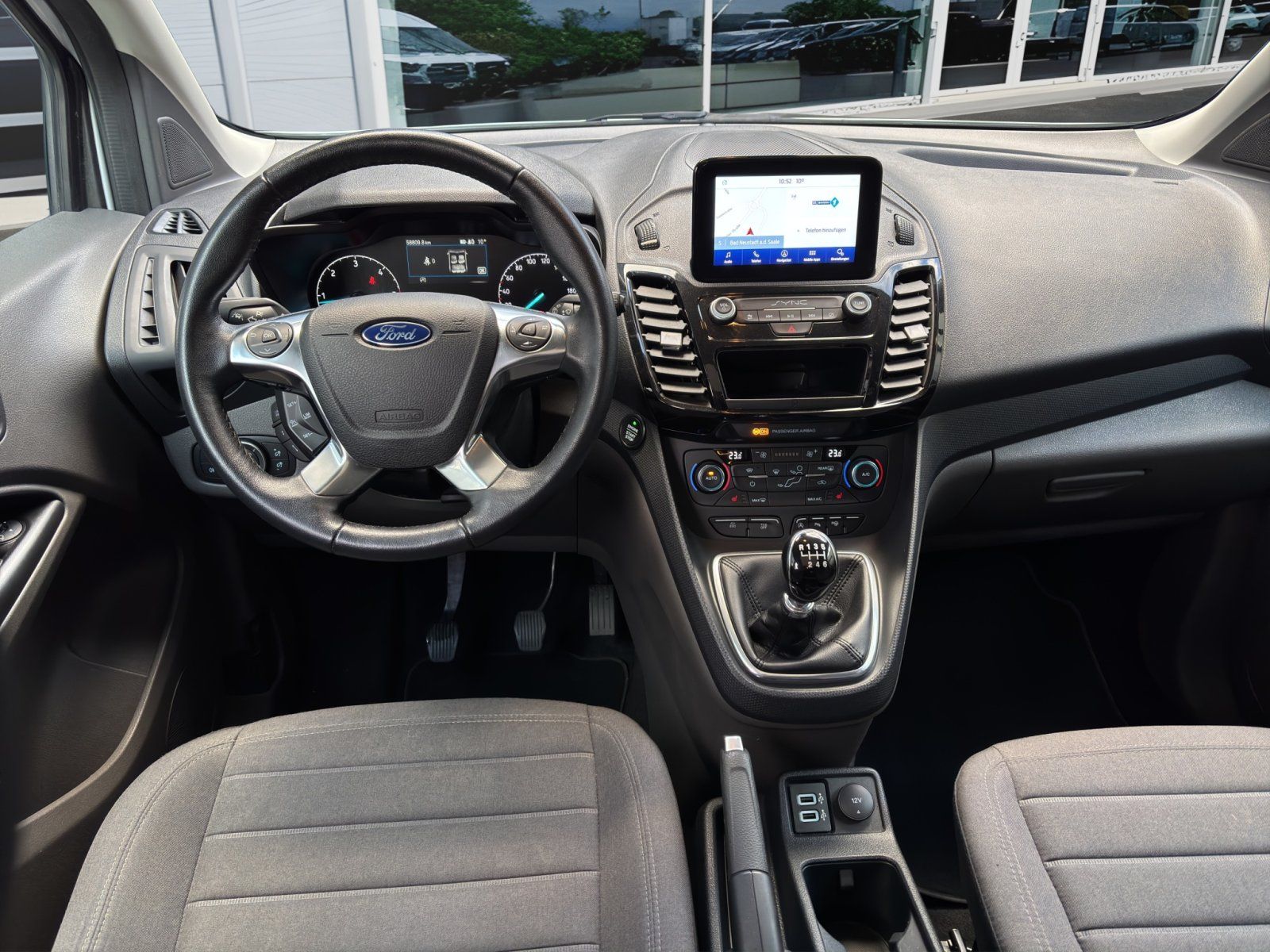 Fahrzeugabbildung Ford Grand Tourneo Titanium