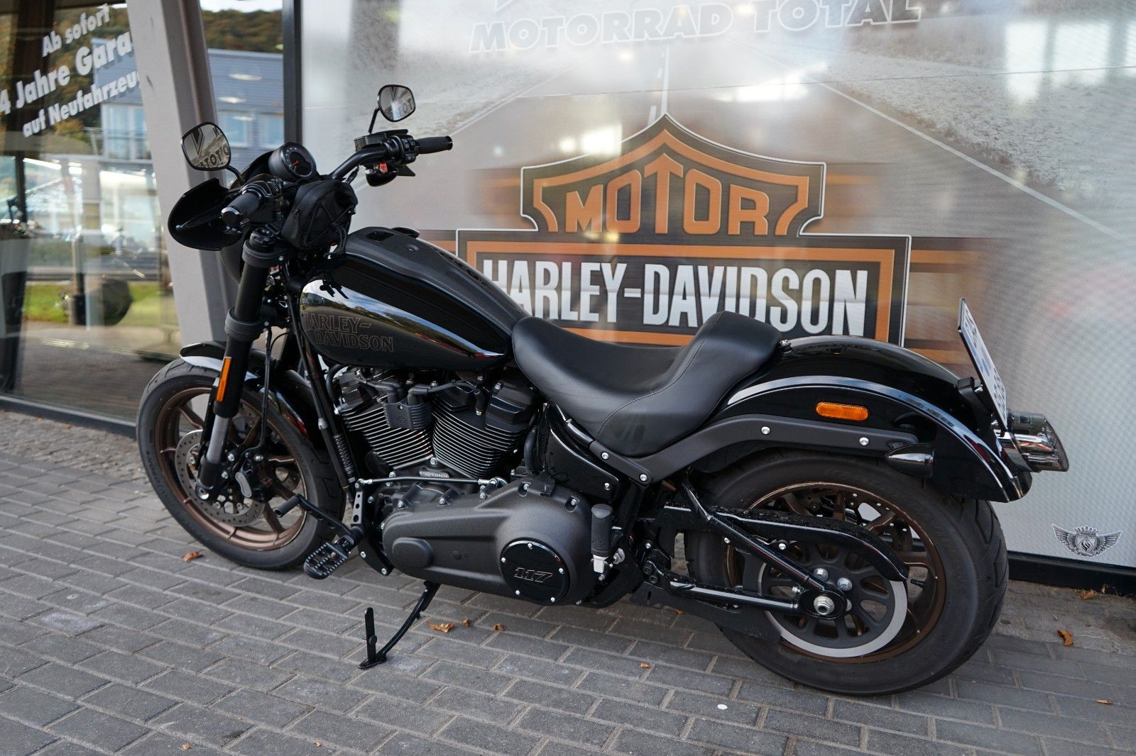 Fahrzeugabbildung Harley-Davidson Low Rider S 117cui Jekill & Hyde