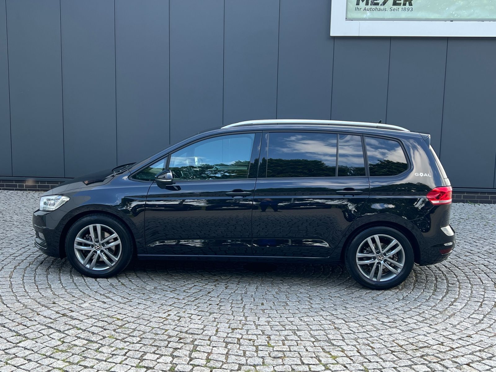 Fahrzeugabbildung Volkswagen Touran GOAL 2.0 TDI DSG *AHK, IQ.Light, ACC, Kam